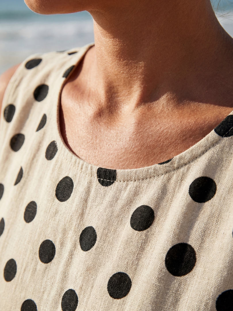 Kathleen – Lightweight Polka Dot Midi Dress