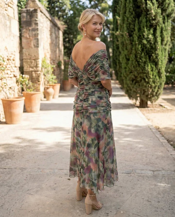 Dorothy – Elegant V-Neck Dress
