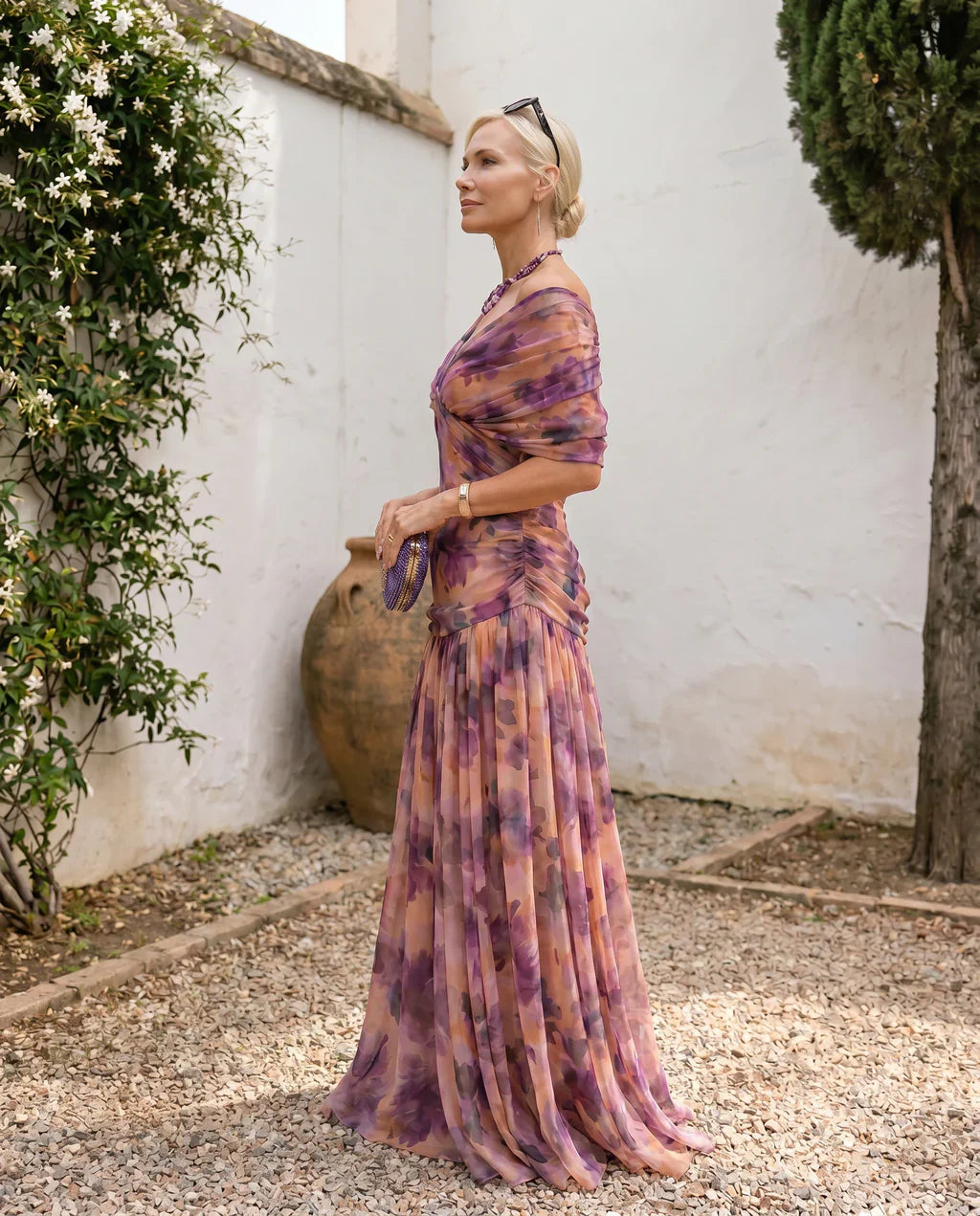Dorothy – Elegant V-Neck Dress