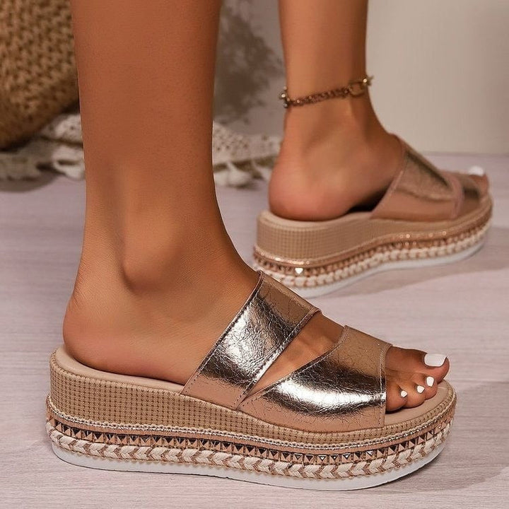 Kelly – Comfortable Plateau Sandals